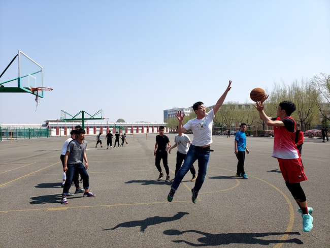 系学生会举办篮球大赛
